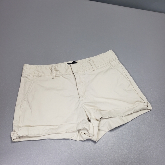 3/$15 Gap factory womens cream colored shorts 2 - Picture 1 of 10
